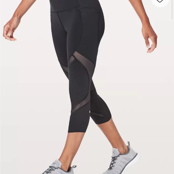 Lululemon On Pace Crop Leggings,Size 4, NWT - Picture 3 of 6